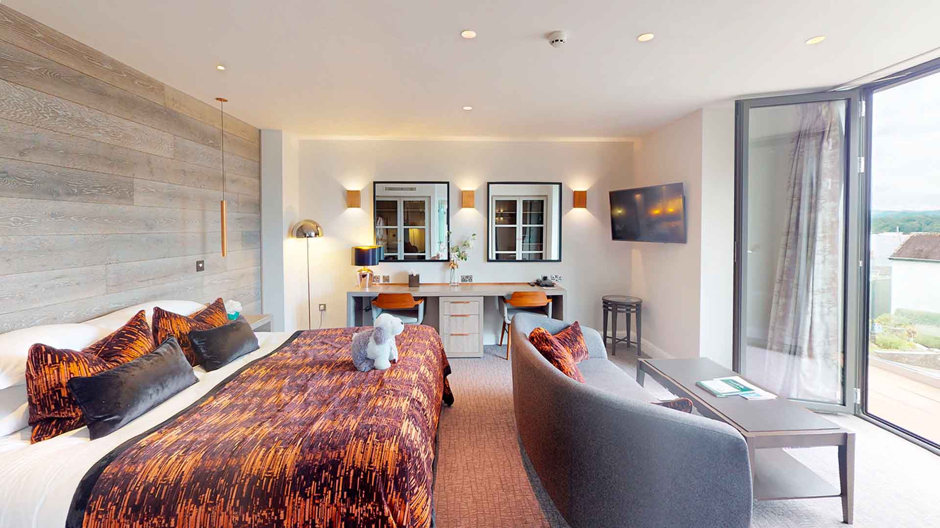 Winander Club Oak Suite Room 702 bedroom