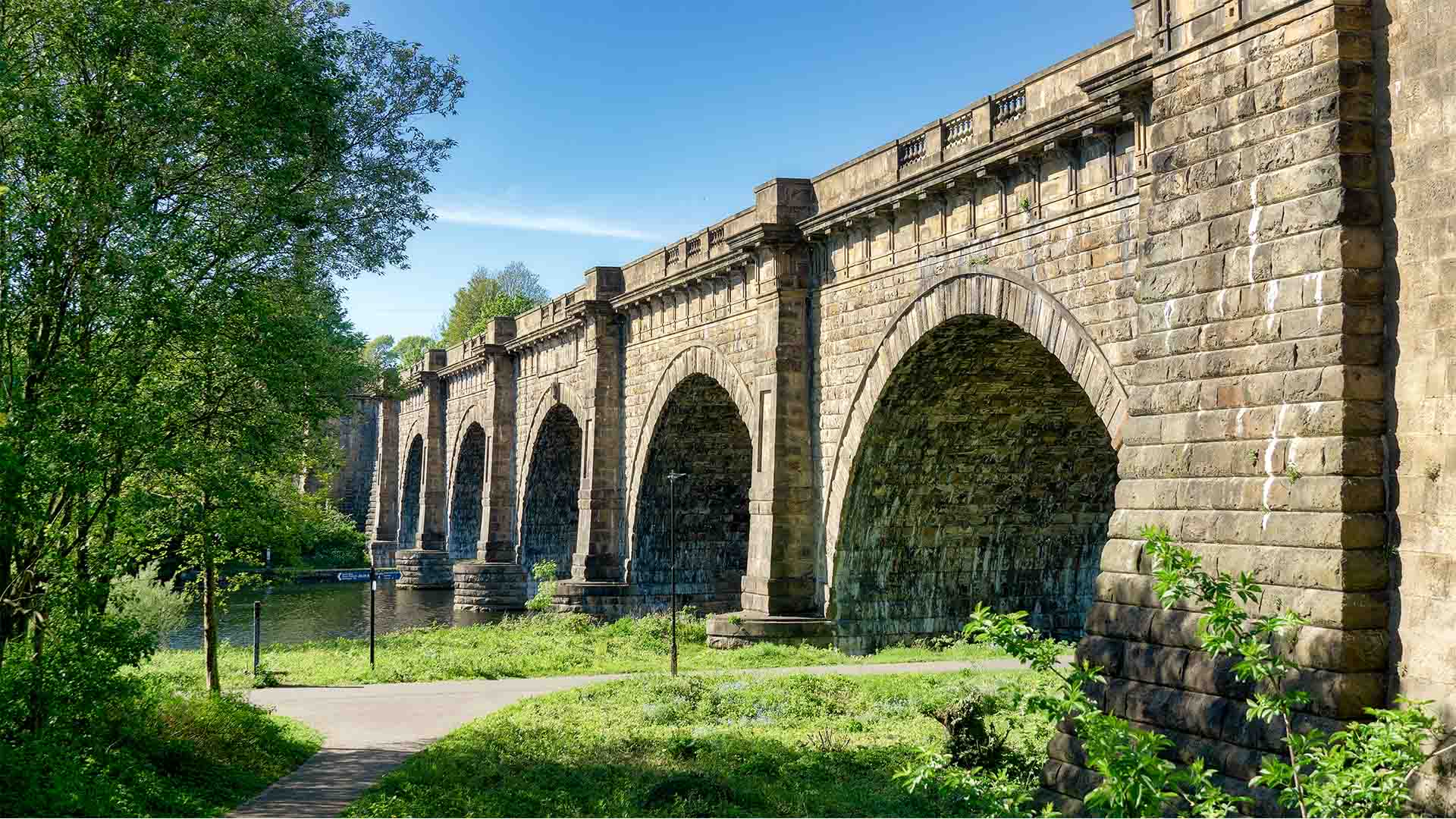 The lune aquaduct