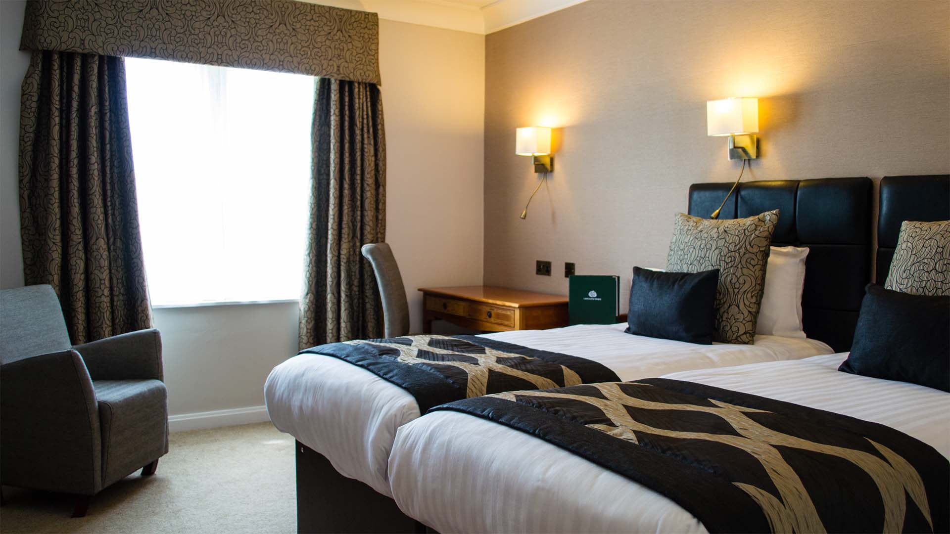 A classic style hotel room at Lancaster House Hotel