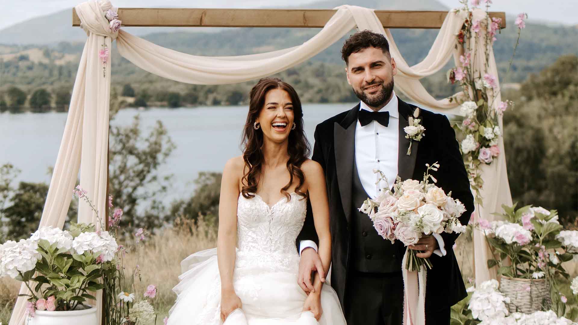 Couple on the infinity platform