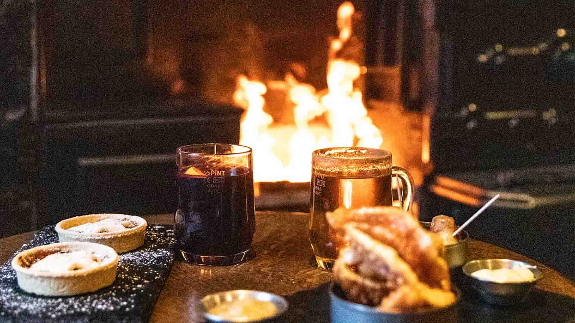 Mince pies and mulled wine