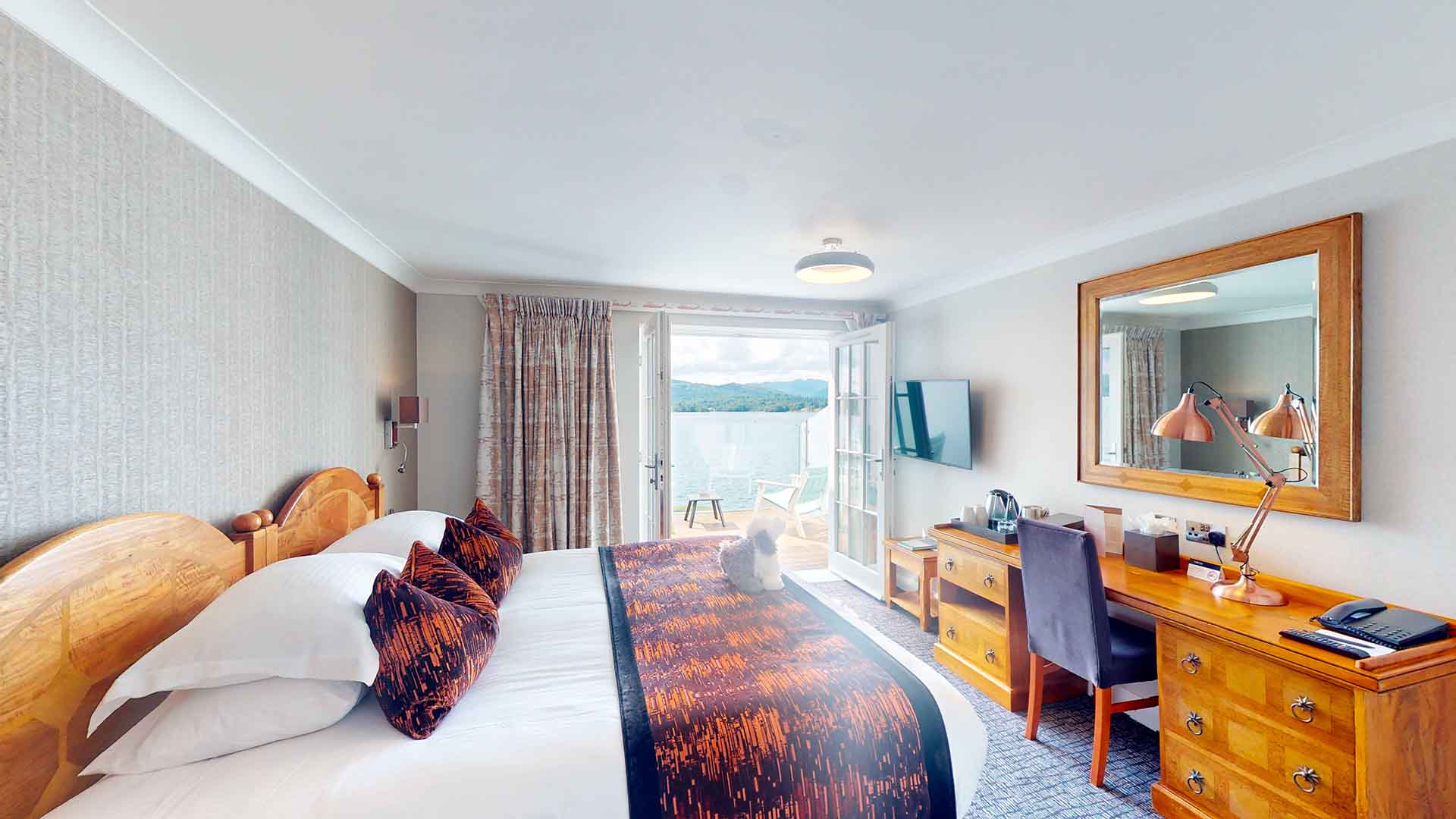 Resort Hazel Lake View with Balcony Room - Rm166