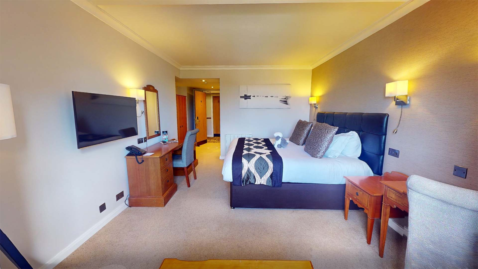 A superior style hotel room at Lancaster House Hotel